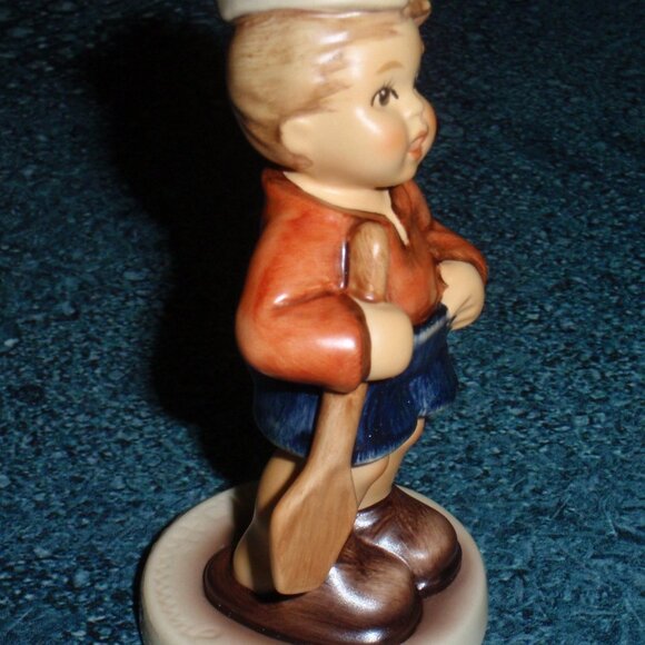 First Mate Goebel Hummel Sailor Nautical Figurine #2148/B - COLLECTIBLE GIFT! - Picture 3 of 8